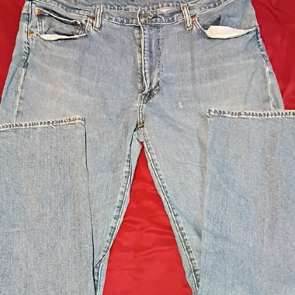 (05)Levi's Relaxed Fit Light Blue Jeans